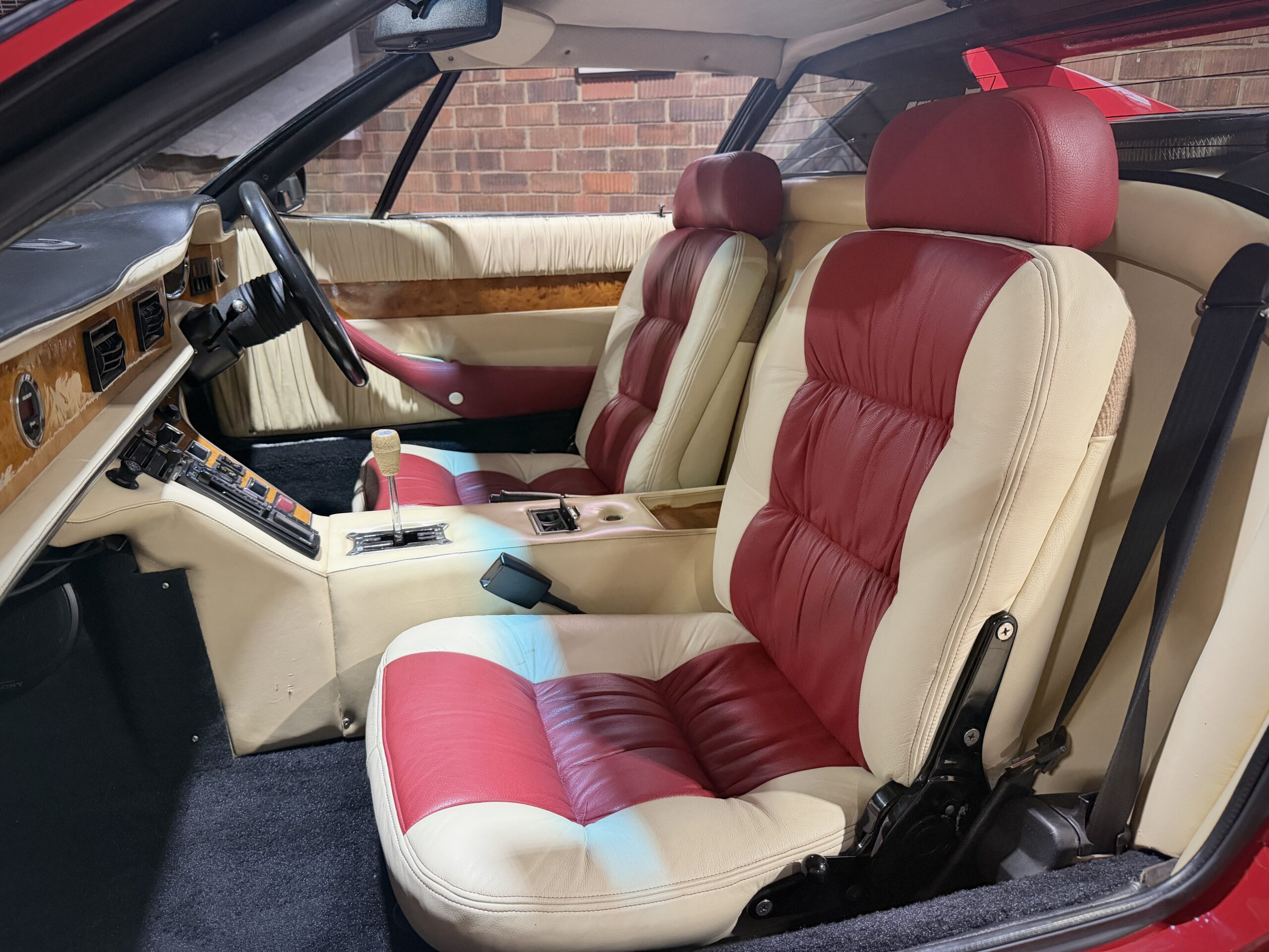 1983 De Tomaso Pantera GTS