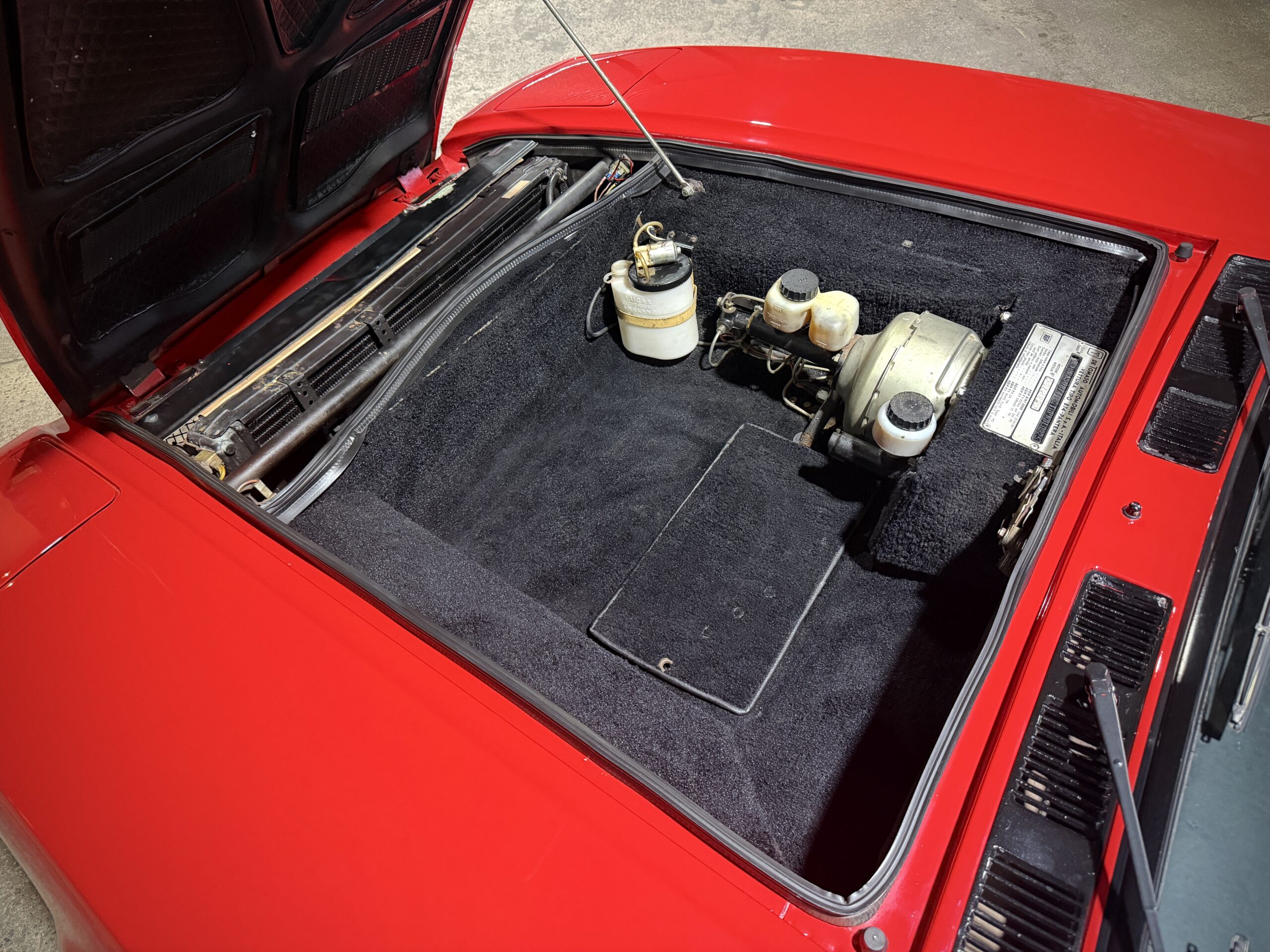 1983 De Tomaso Pantera GTS