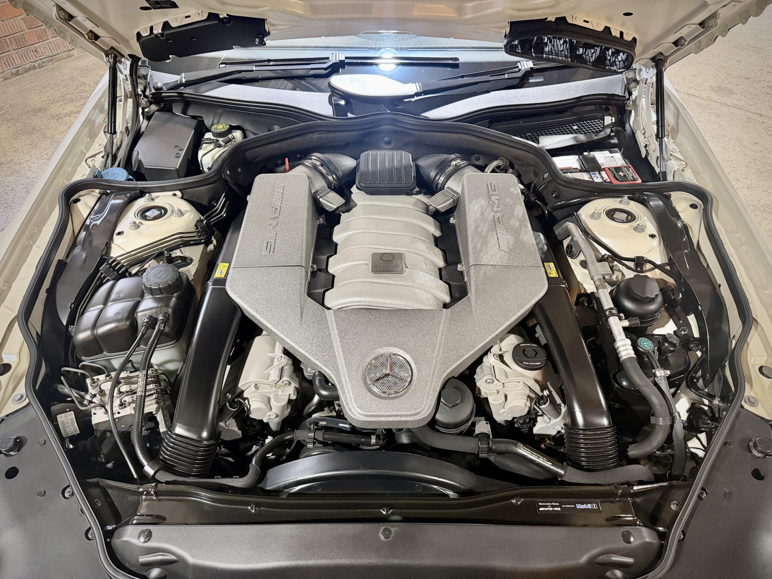 2010 Mercedes Benz SL63 AMG