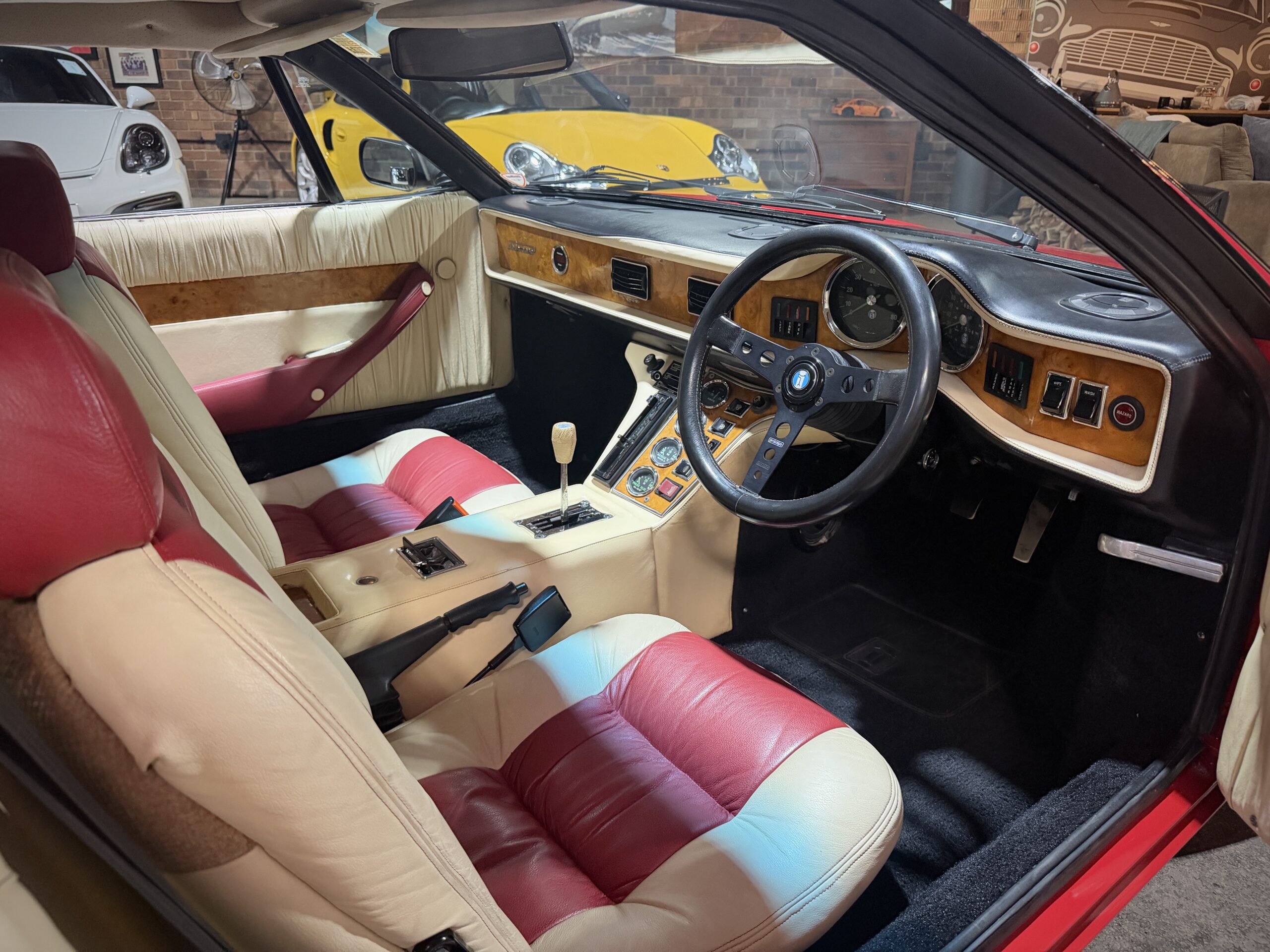 1983 De Tomaso Pantera GTS