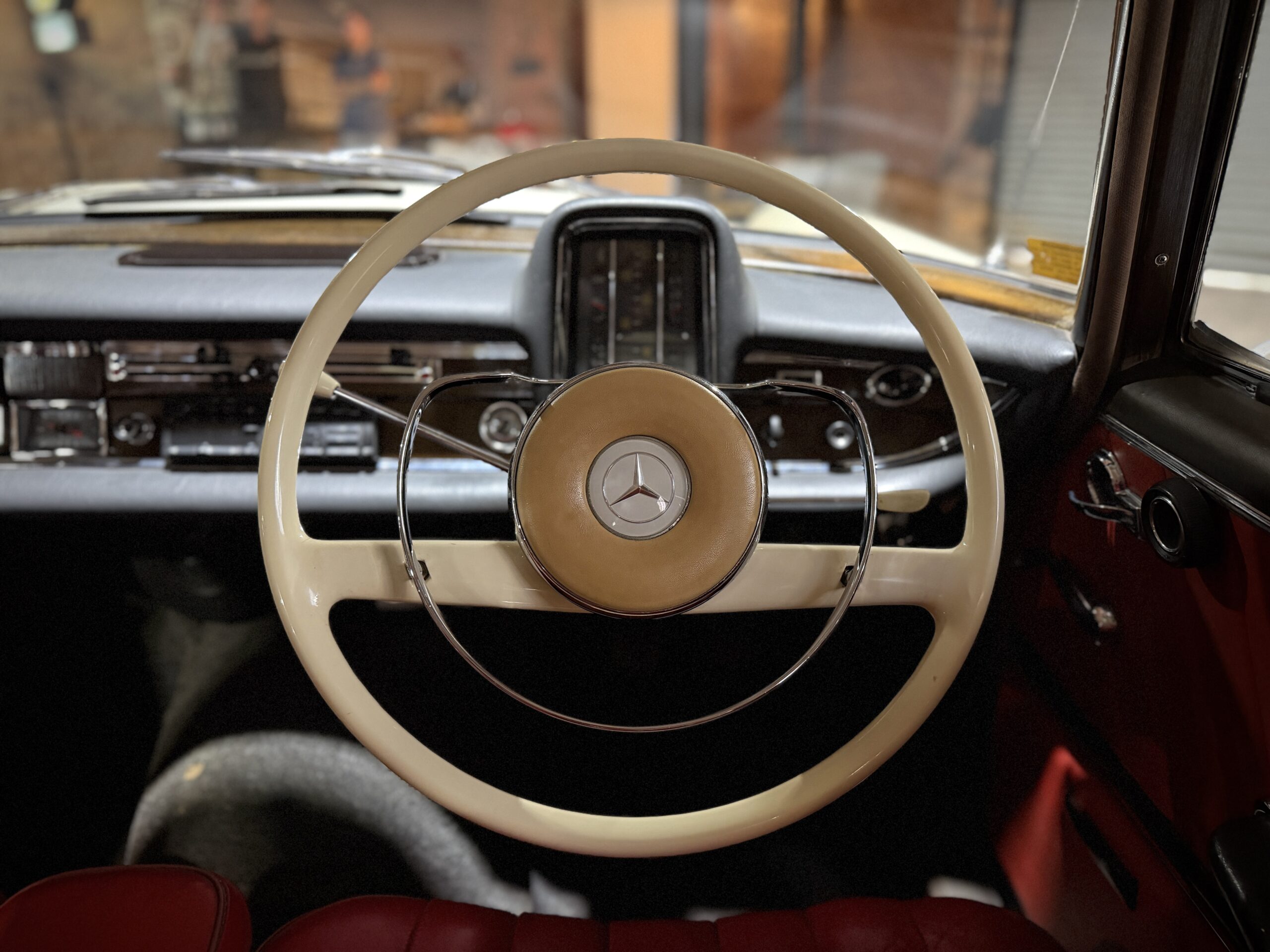 1965 Mercedes Benz 220 S W111
