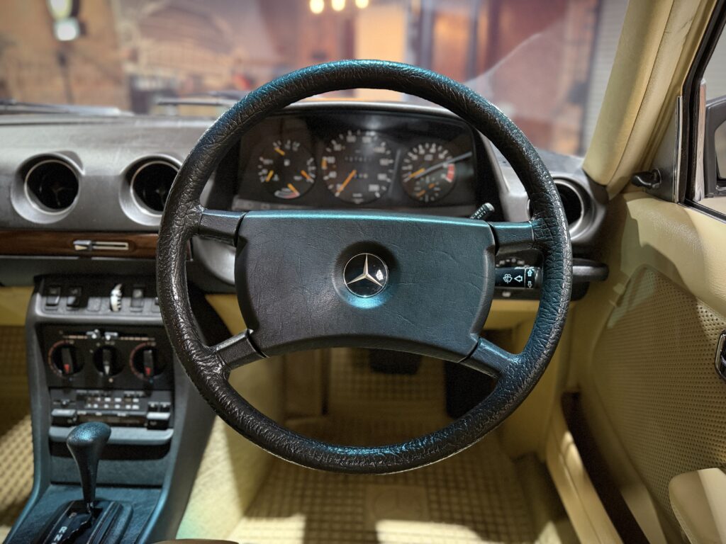 1983 Mercedes Benz 230E W123