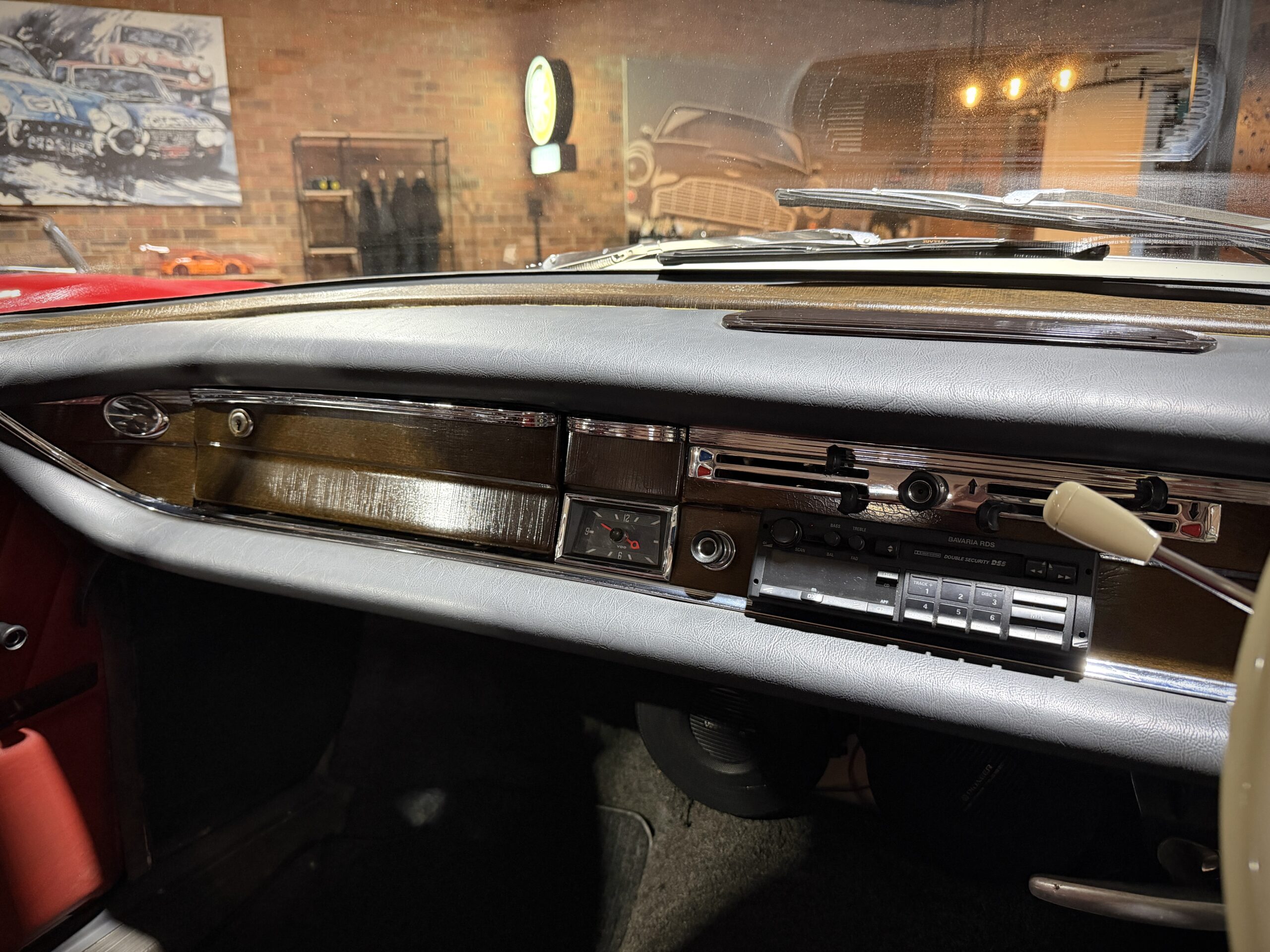 1965 Mercedes Benz 220 S W111