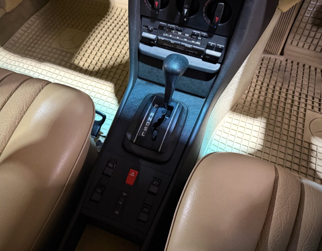 1983 Mercedes Benz 230E W123