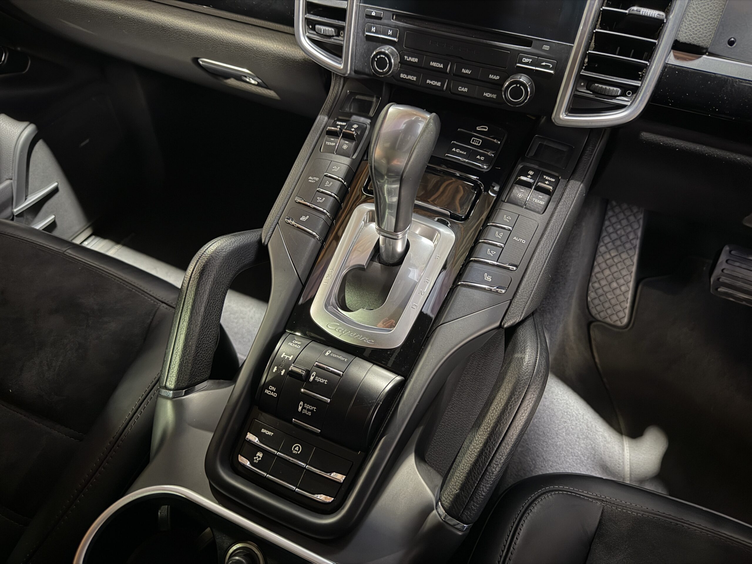 2016 Porsche Cayenne Diesel Platinum Edition