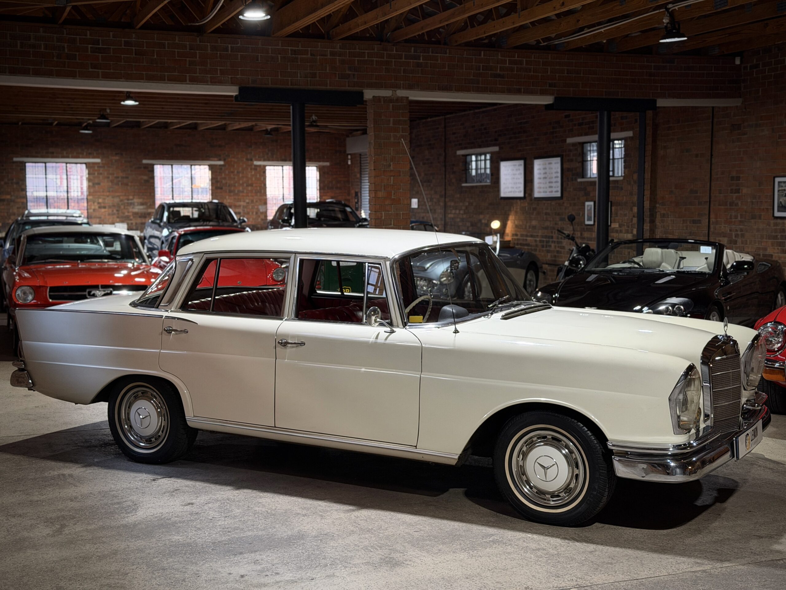 1965 Mercedes Benz 220 S W111