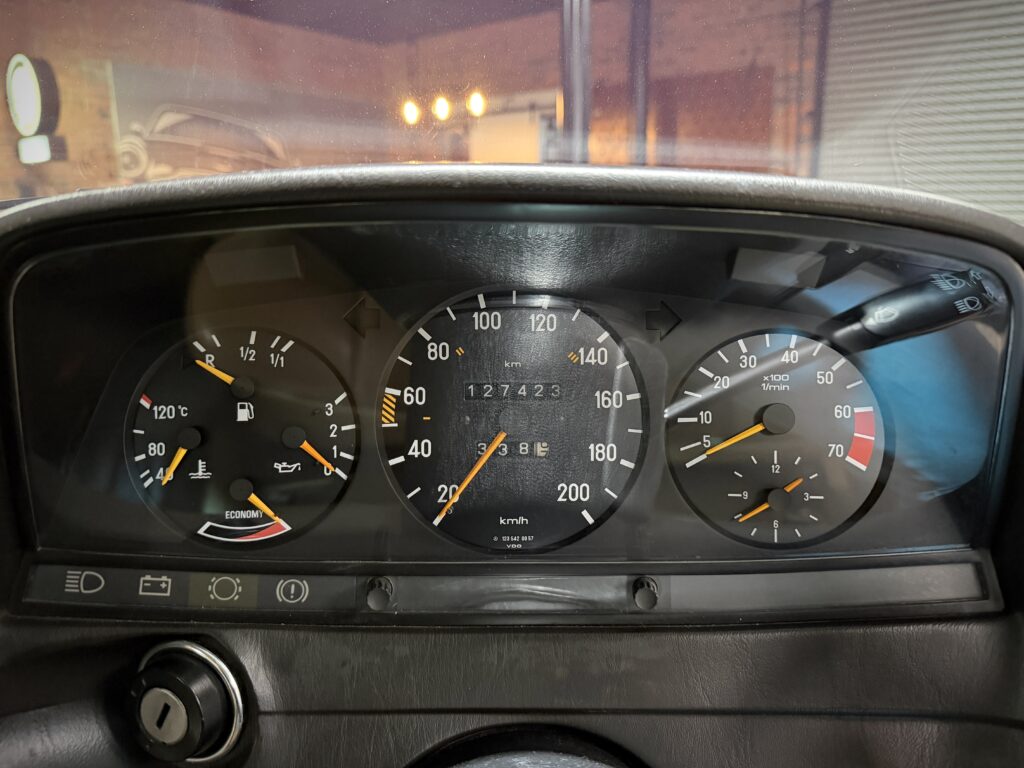 1983 Mercedes Benz 230E W123