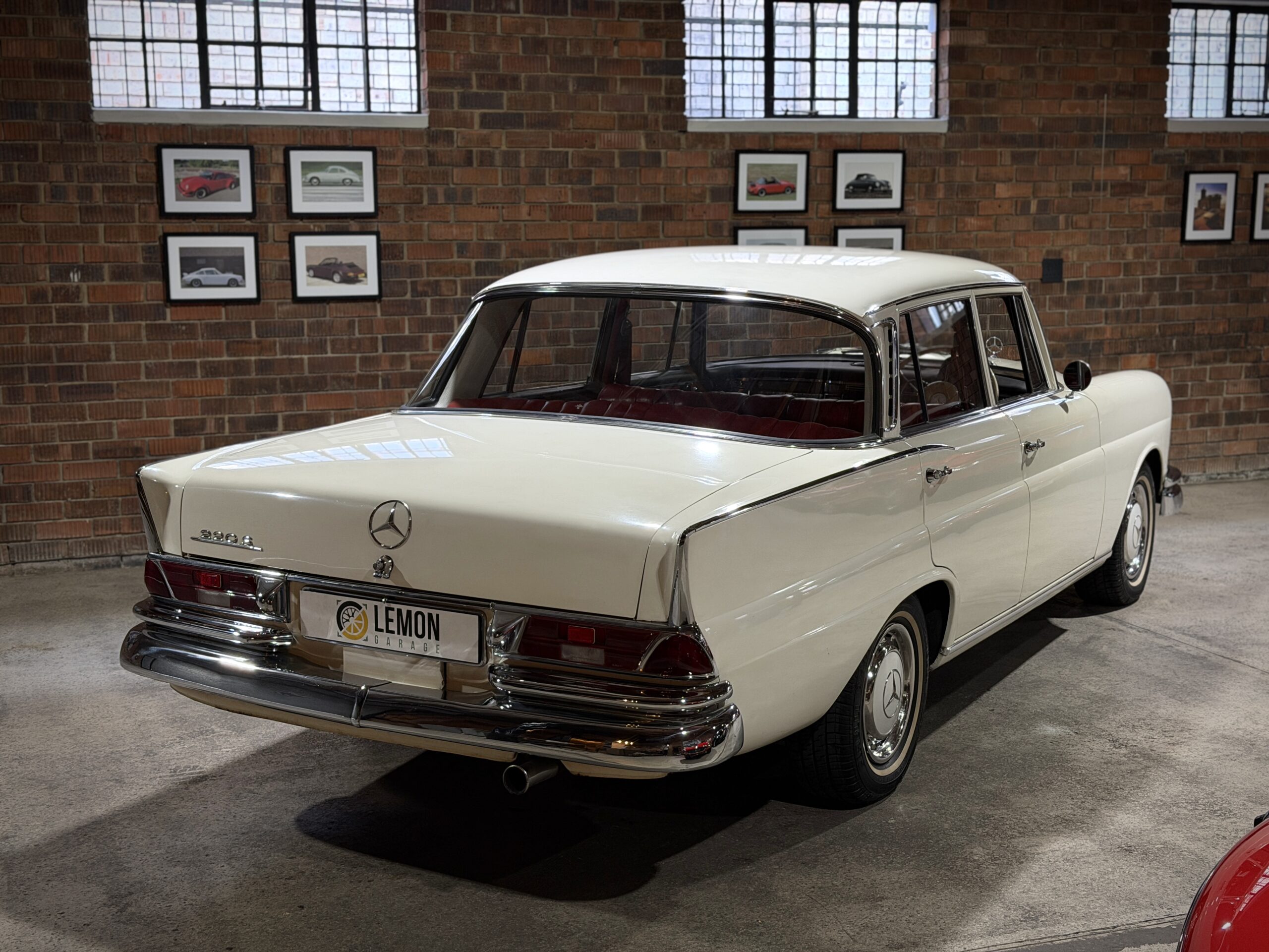 1965 Mercedes Benz 220 S W111