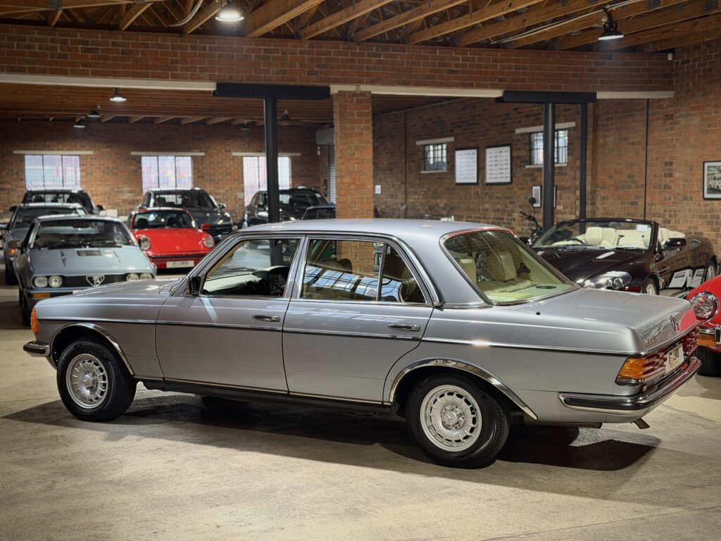 1983 Mercedes Benz 230E W123