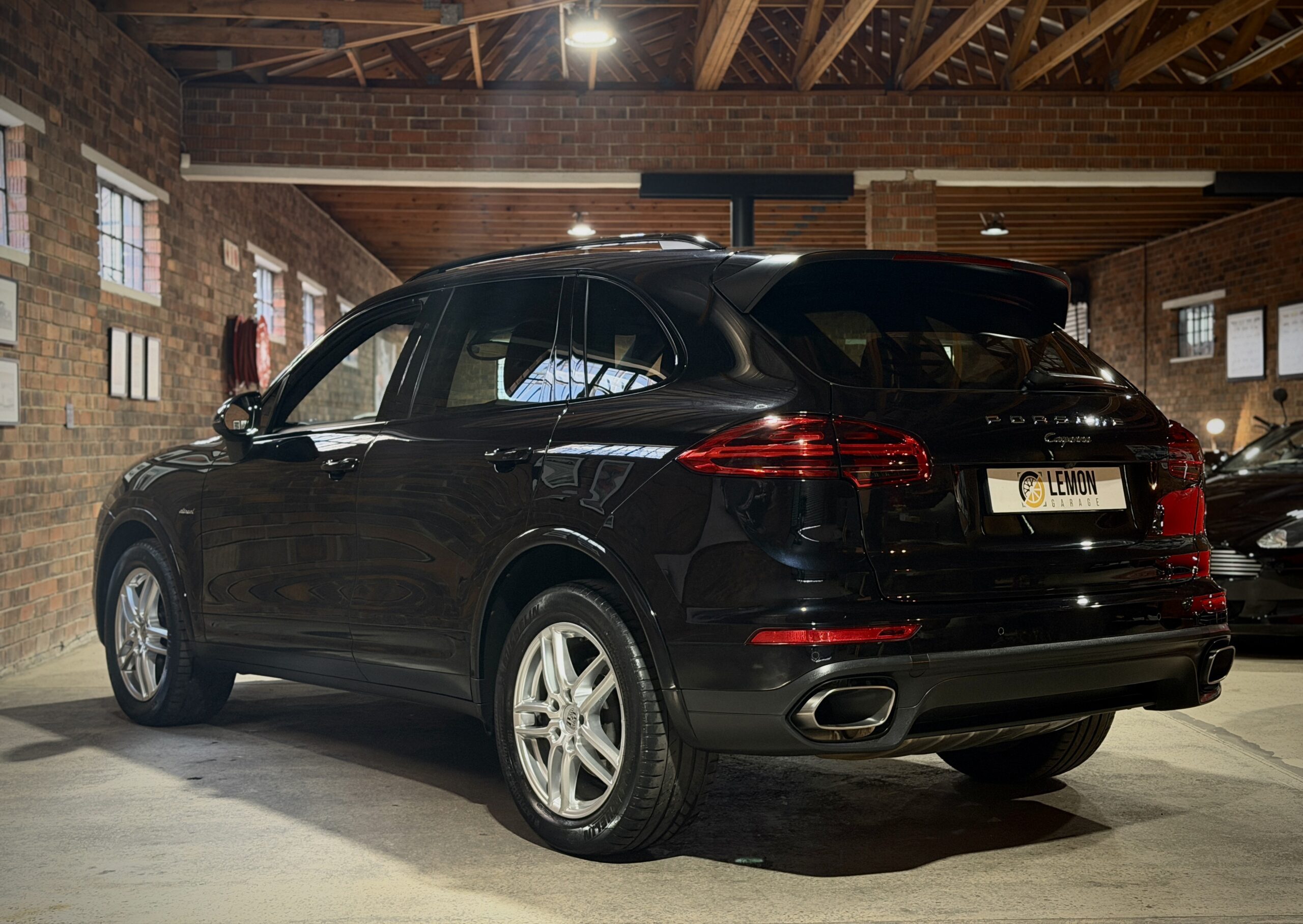 2016 Porsche Cayenne Diesel Platinum Edition