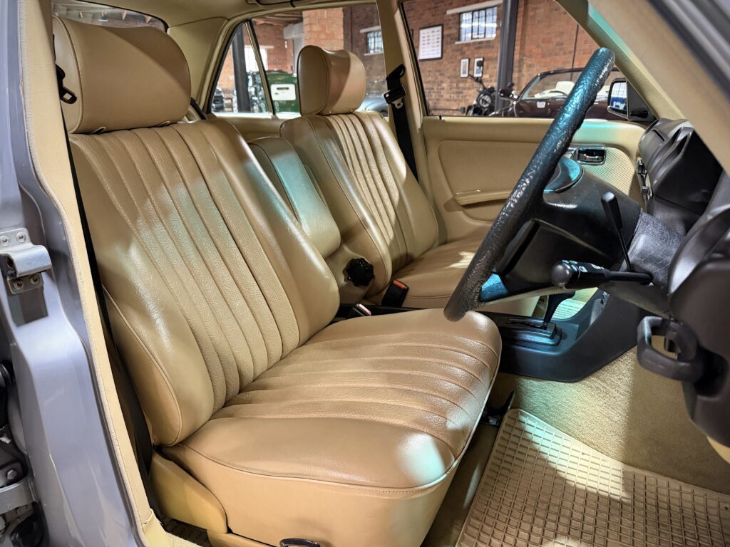1983 Mercedes Benz 230E W123