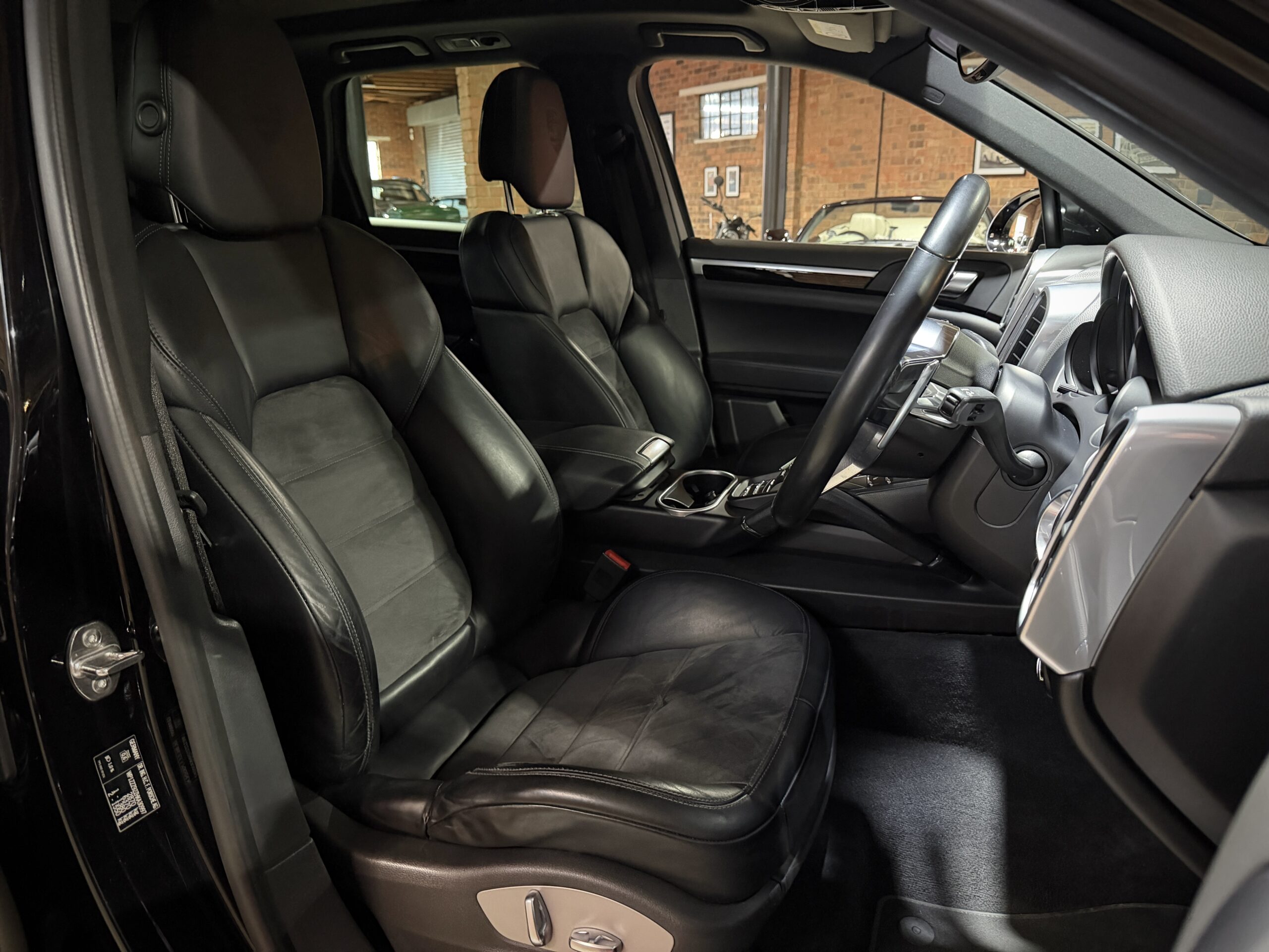 2016 Porsche Cayenne Diesel Platinum Edition