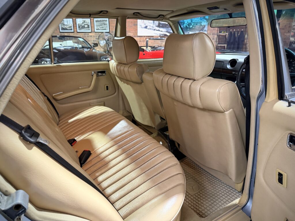 1983 Mercedes Benz 230E W123
