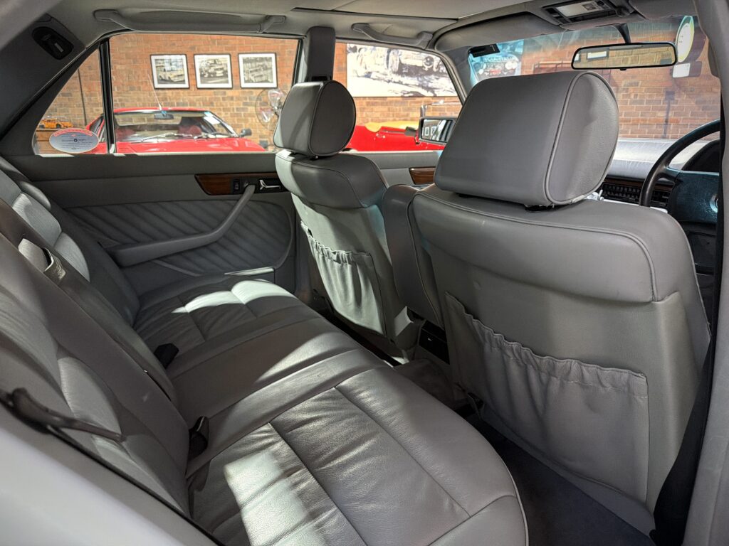 1992 Mercedes Benz 300SE