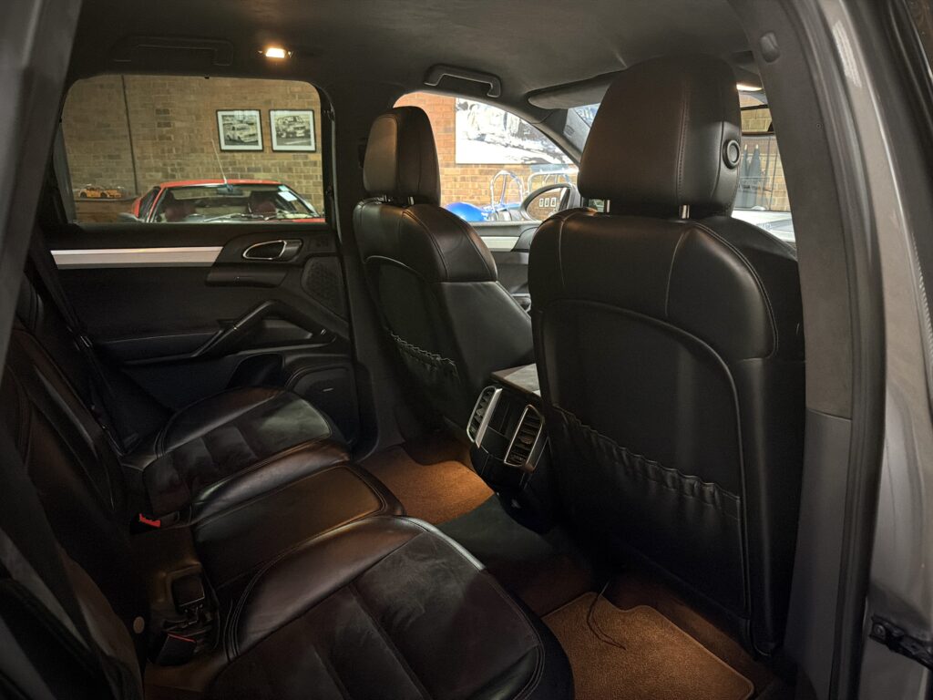 2013 Porsche Cayenne GTS