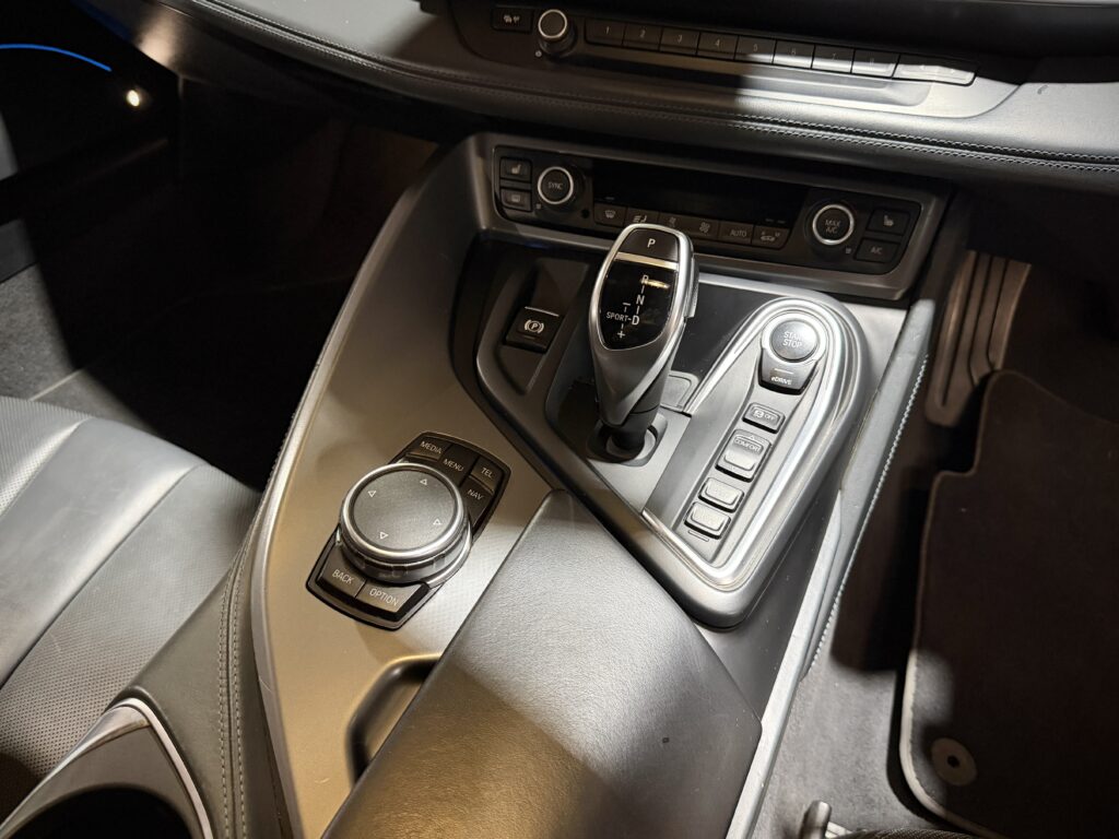 2015 BMW i8