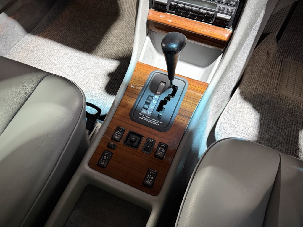 1992 Mercedes Benz 300SE