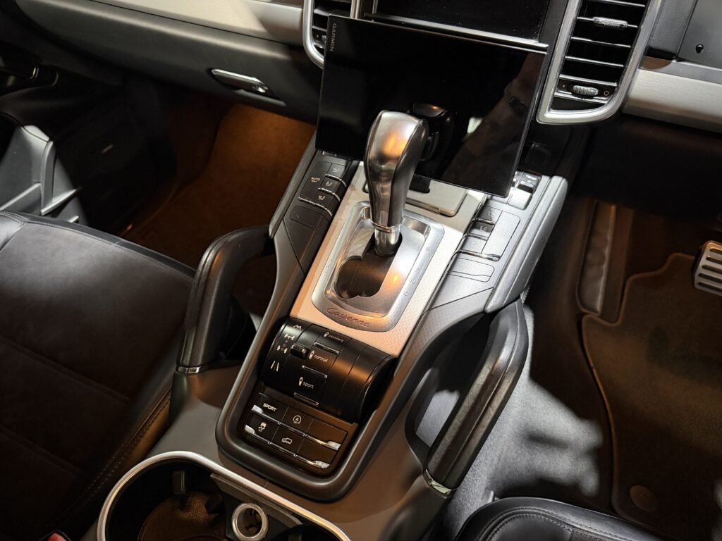 2013 Porsche Cayenne GTS