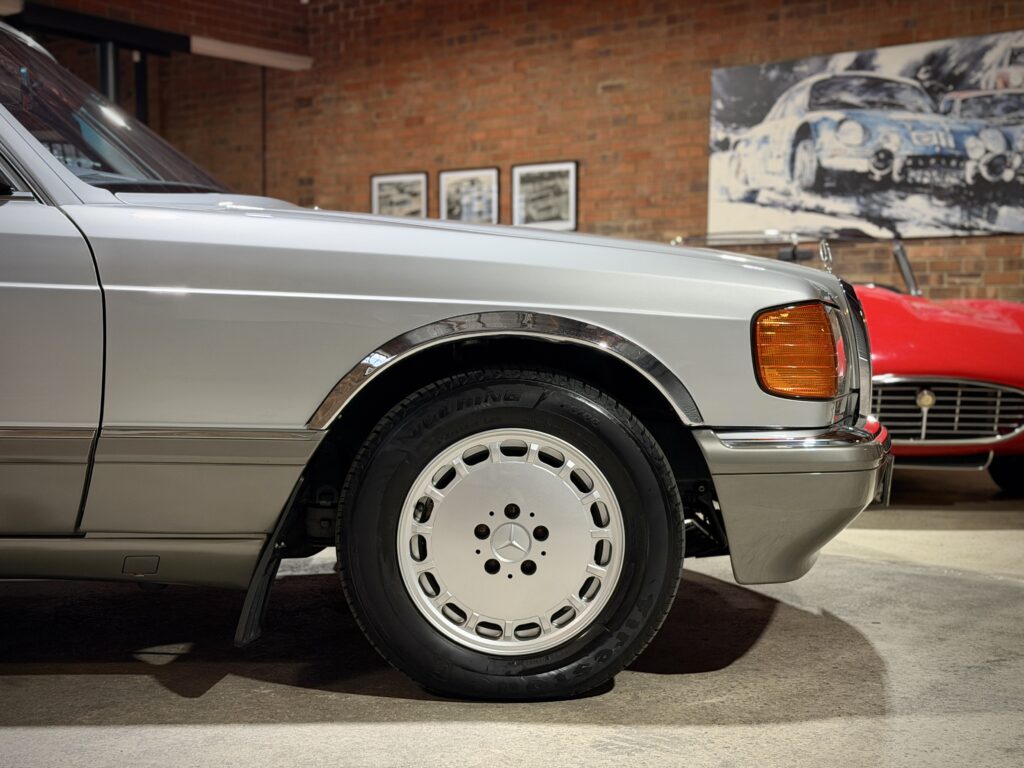 1992 Mercedes Benz 300SE