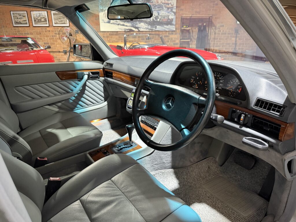1992 Mercedes Benz 300SE