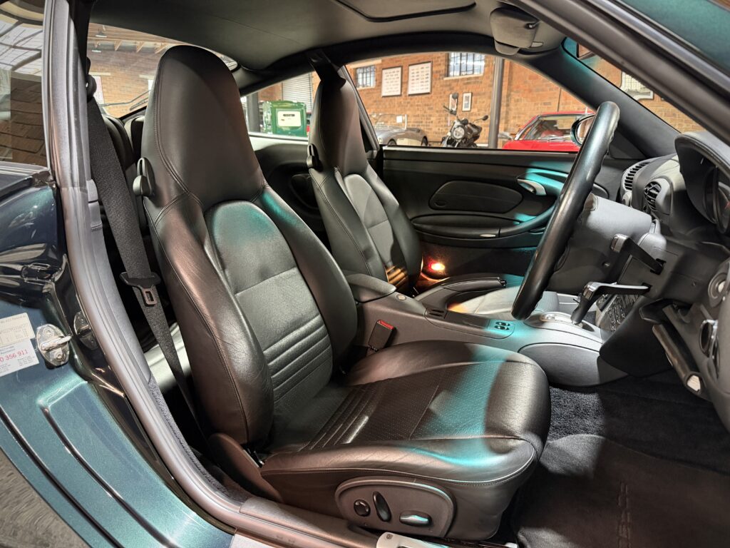 1999 Porsche 911 Carrera 4