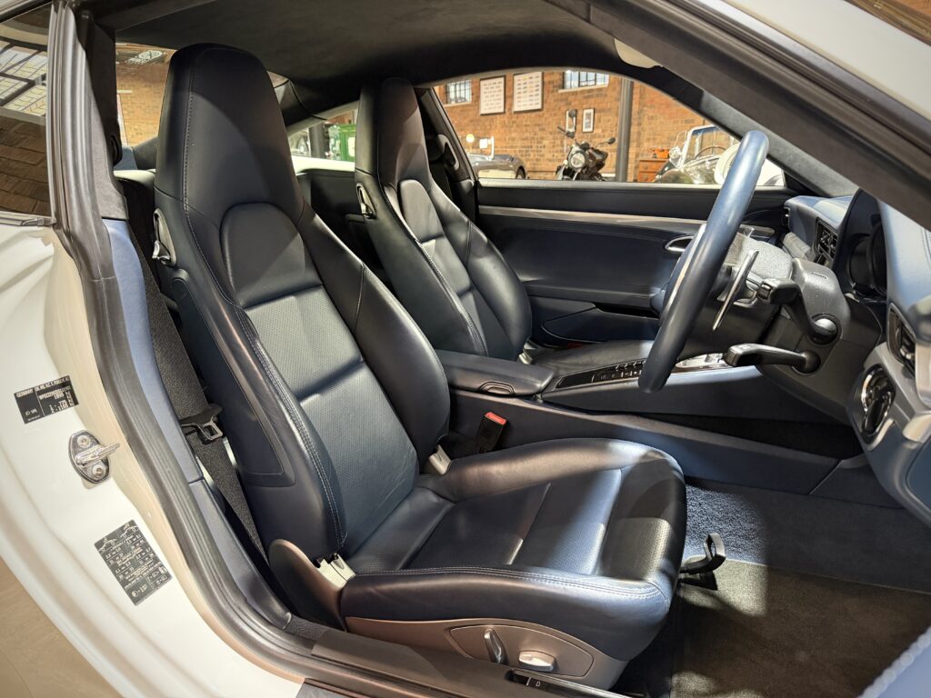 2013 Porsche 911 Carrera 4S