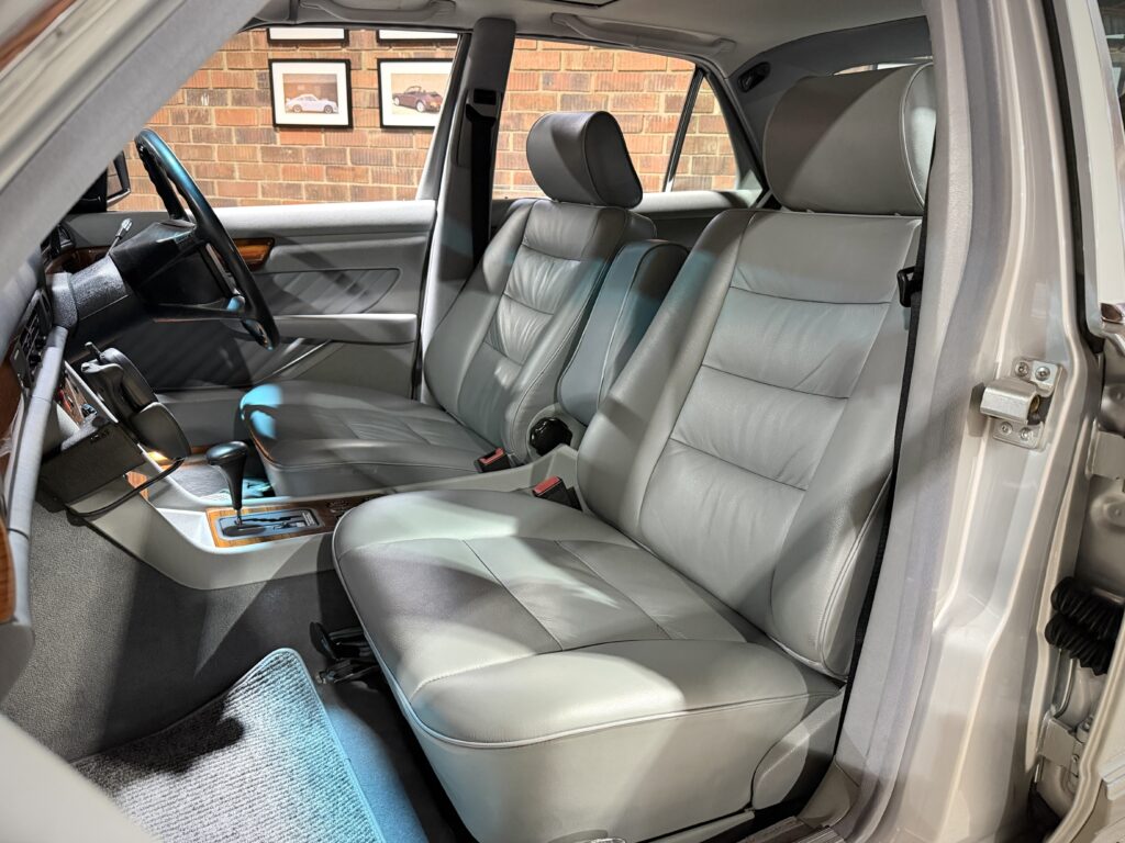 1992 Mercedes Benz 300SE
